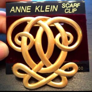 ANE KLEIN VINTAGE ESTATE GOLD TONE NOS  2" SCARF CLIP